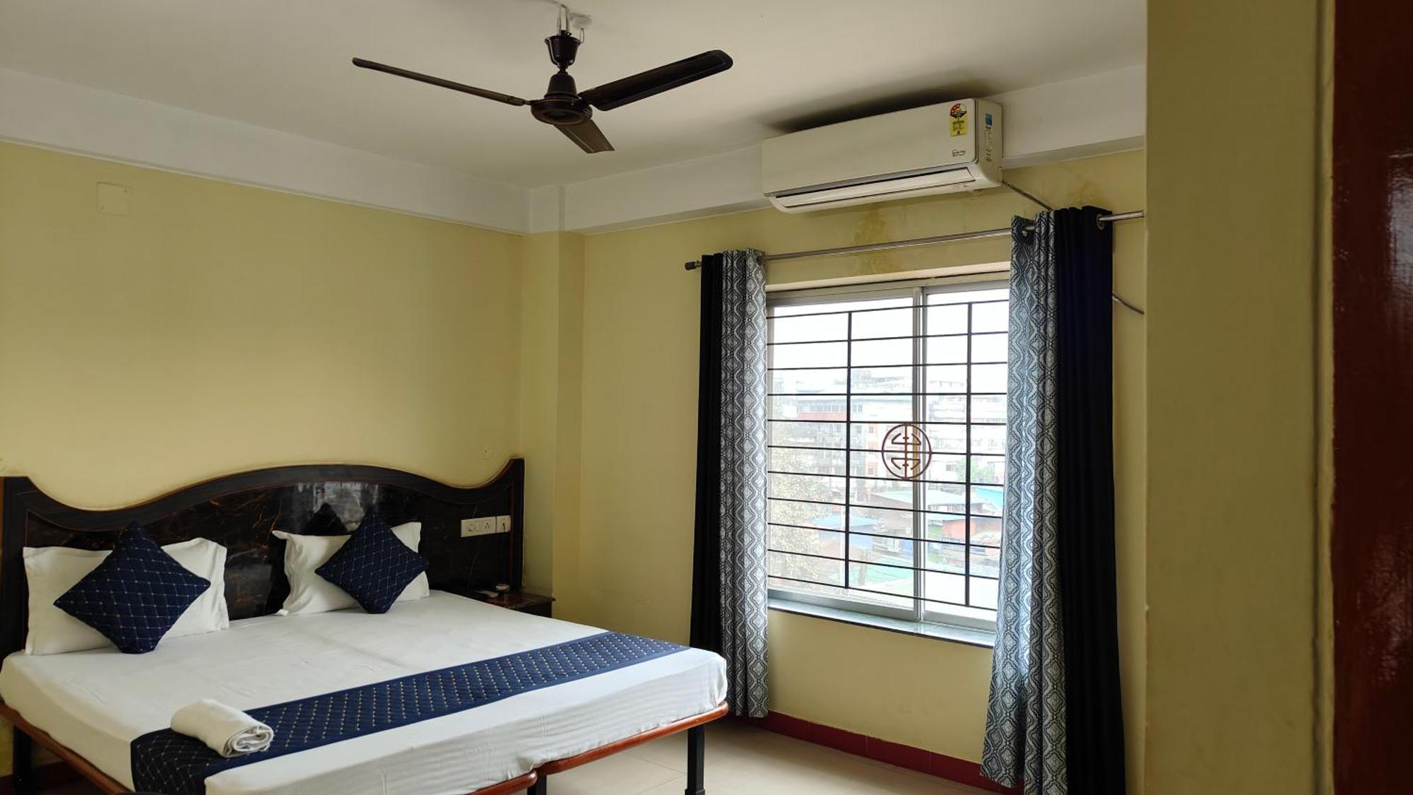 Hotel Niladrii Galaxy Siliguri Bagian luar foto