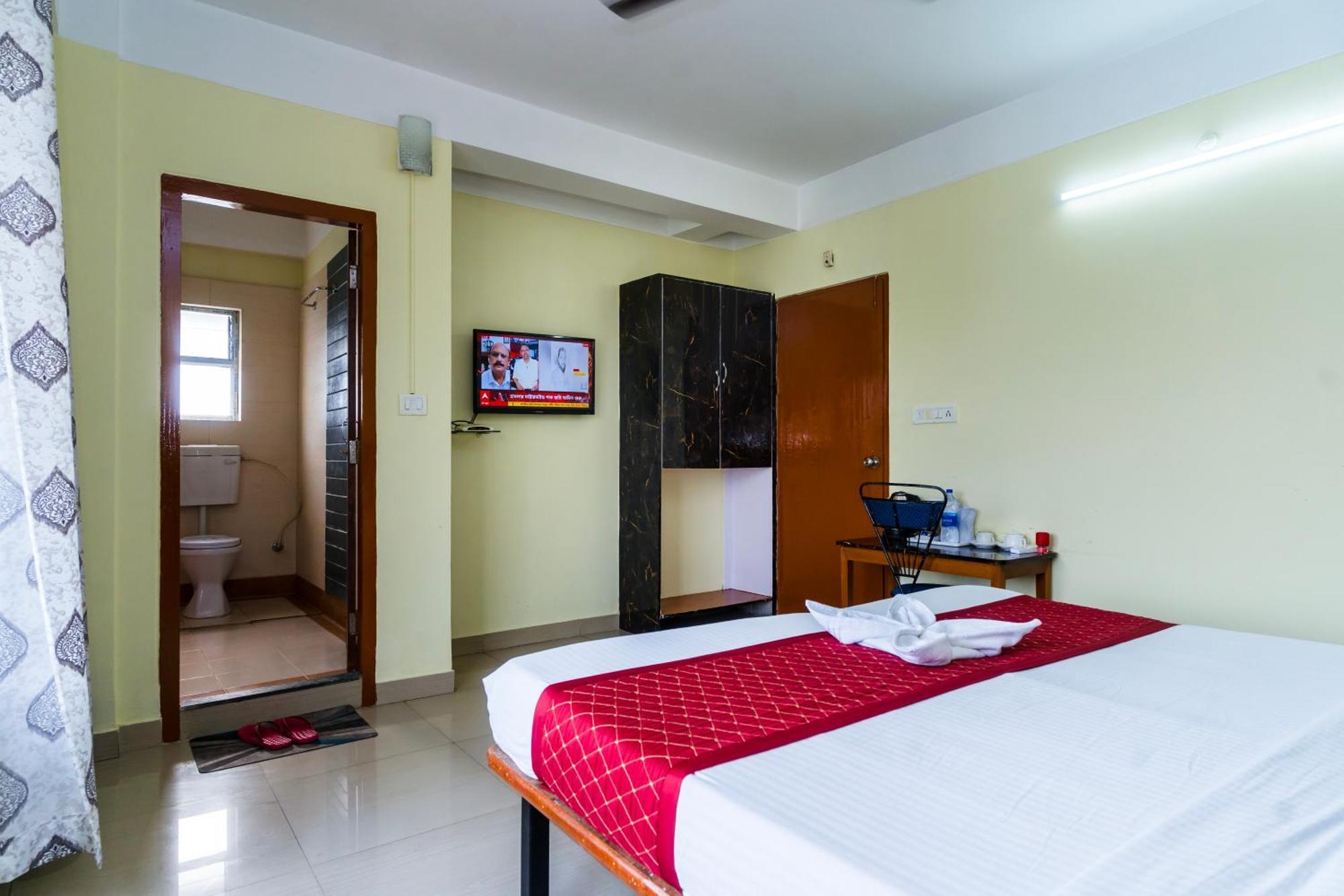 Hotel Niladrii Galaxy Siliguri Bagian luar foto