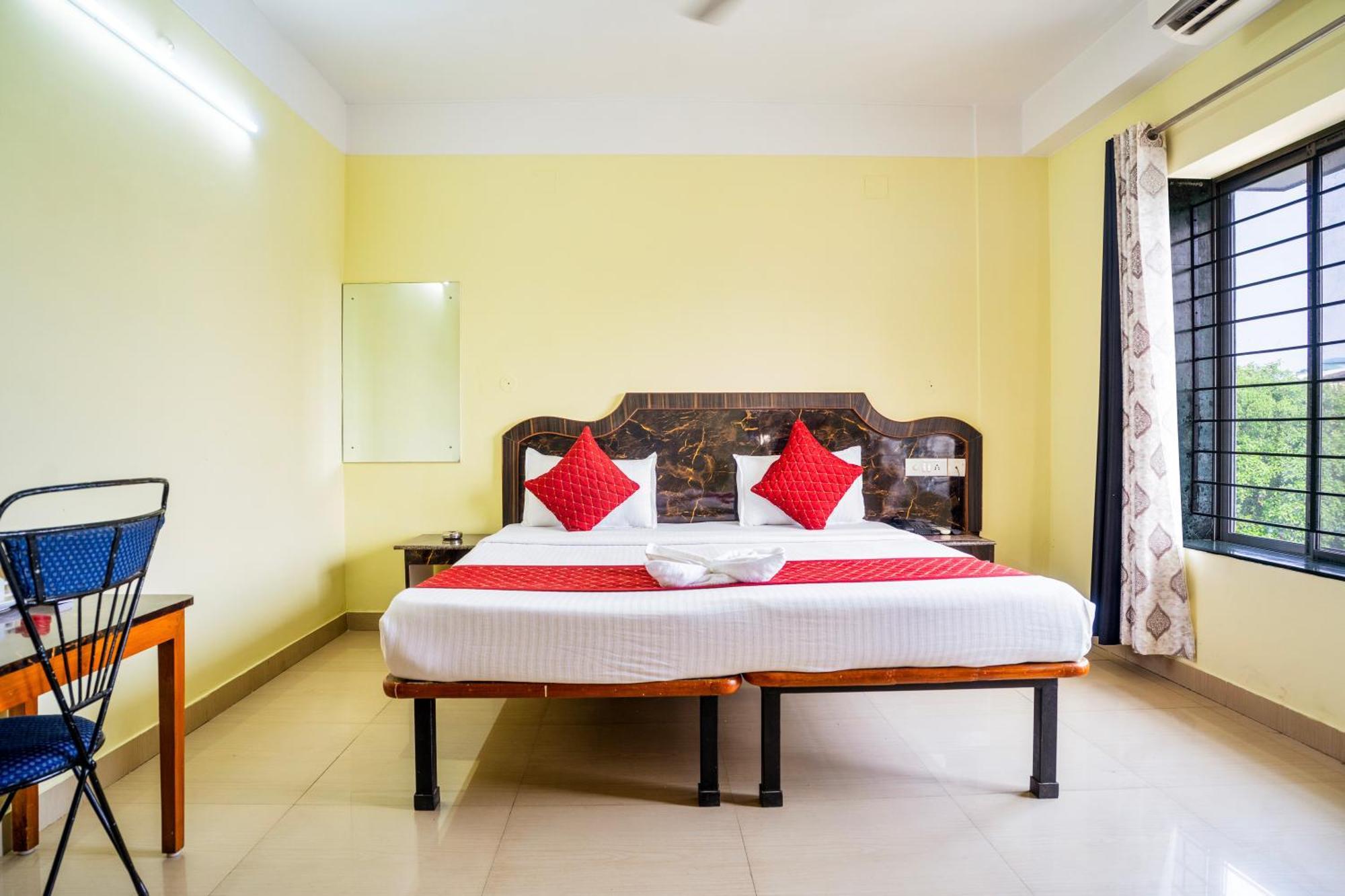 Hotel Niladrii Galaxy Siliguri Bagian luar foto