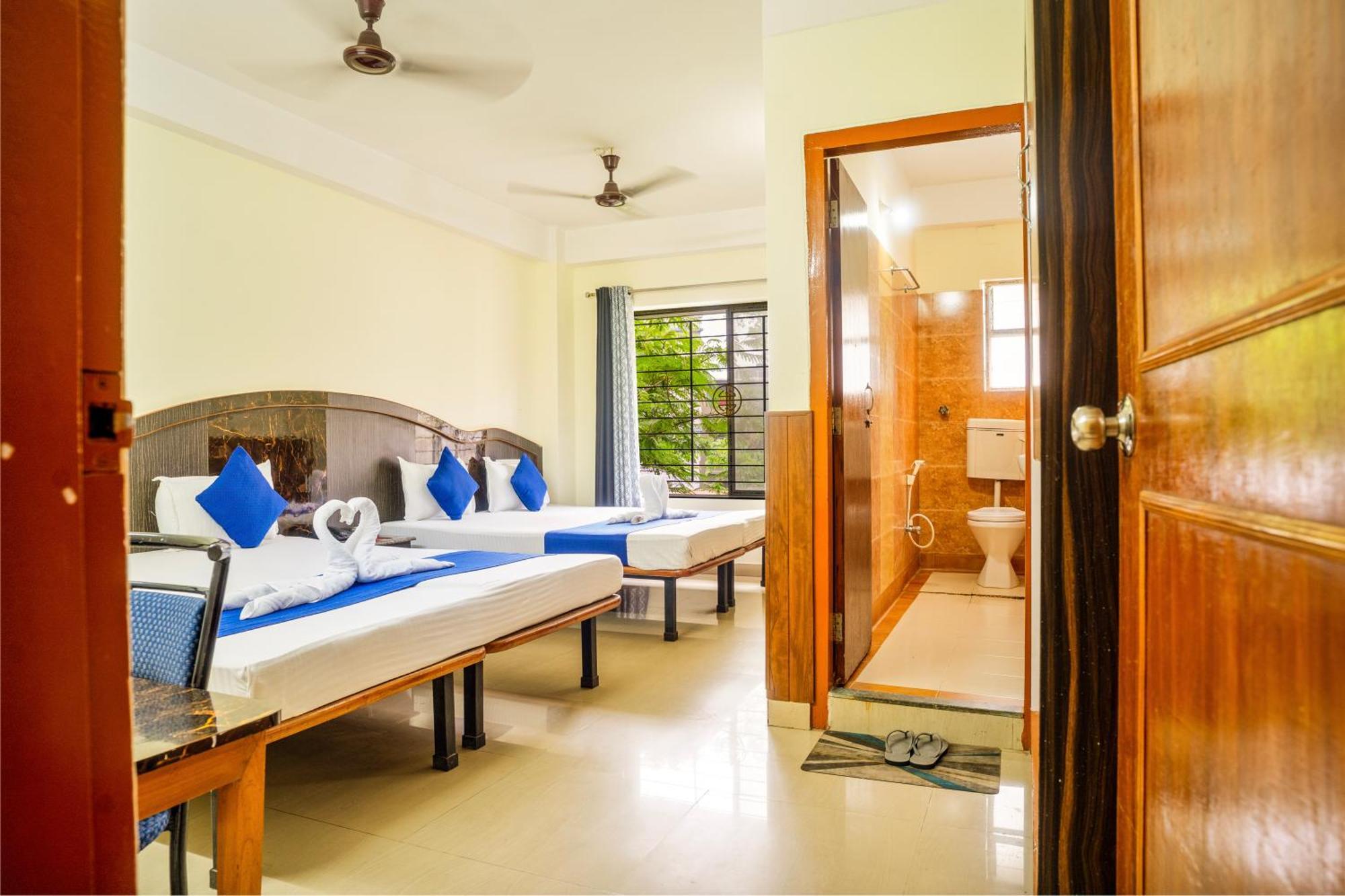 Hotel Niladrii Galaxy Siliguri Bagian luar foto
