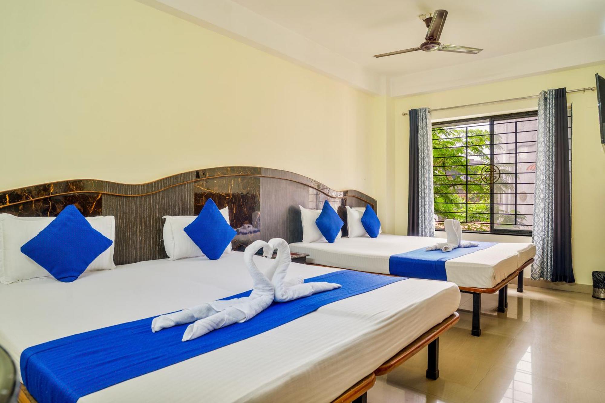 Hotel Niladrii Galaxy Siliguri Bagian luar foto