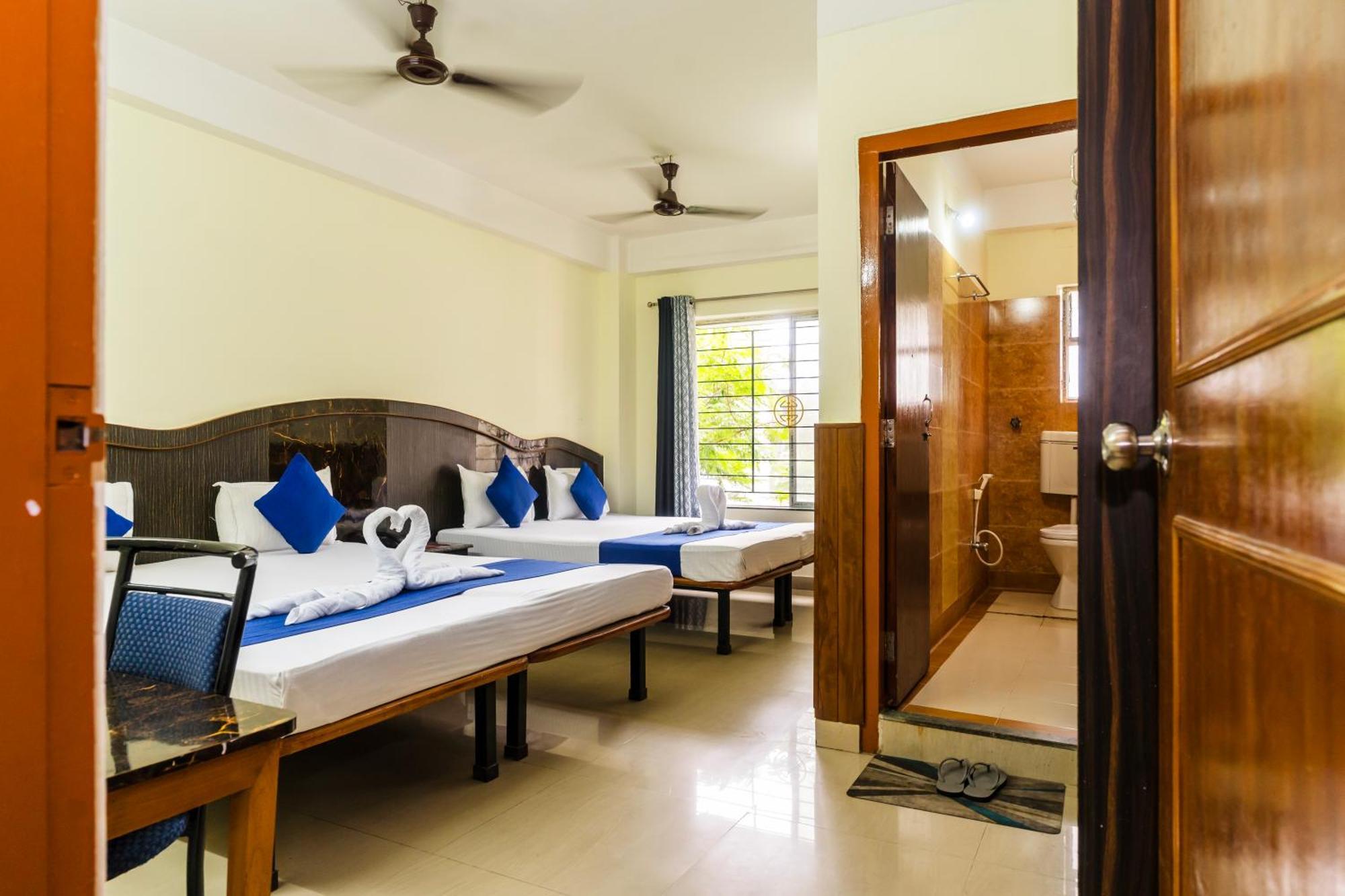 Hotel Niladrii Galaxy Siliguri Bagian luar foto