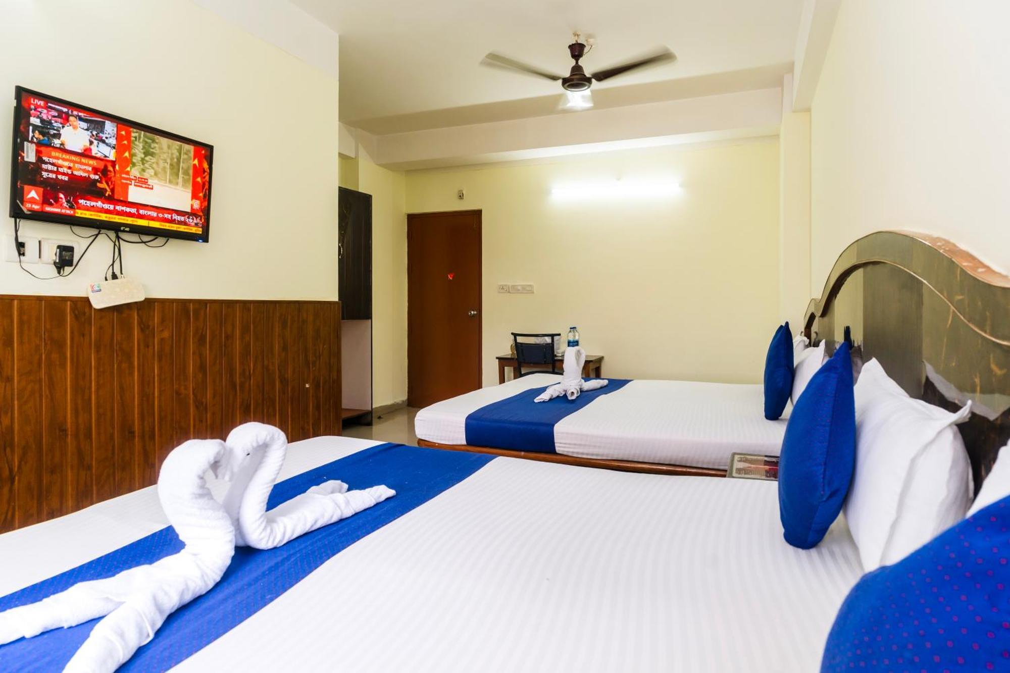Hotel Niladrii Galaxy Siliguri Bagian luar foto