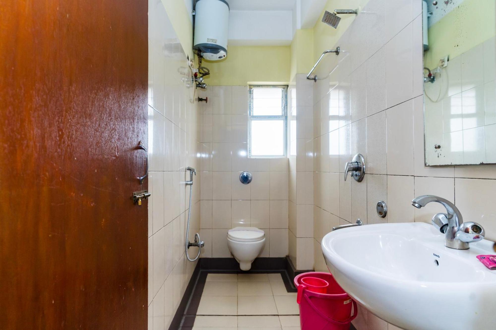 Hotel Niladrii Galaxy Siliguri Bagian luar foto