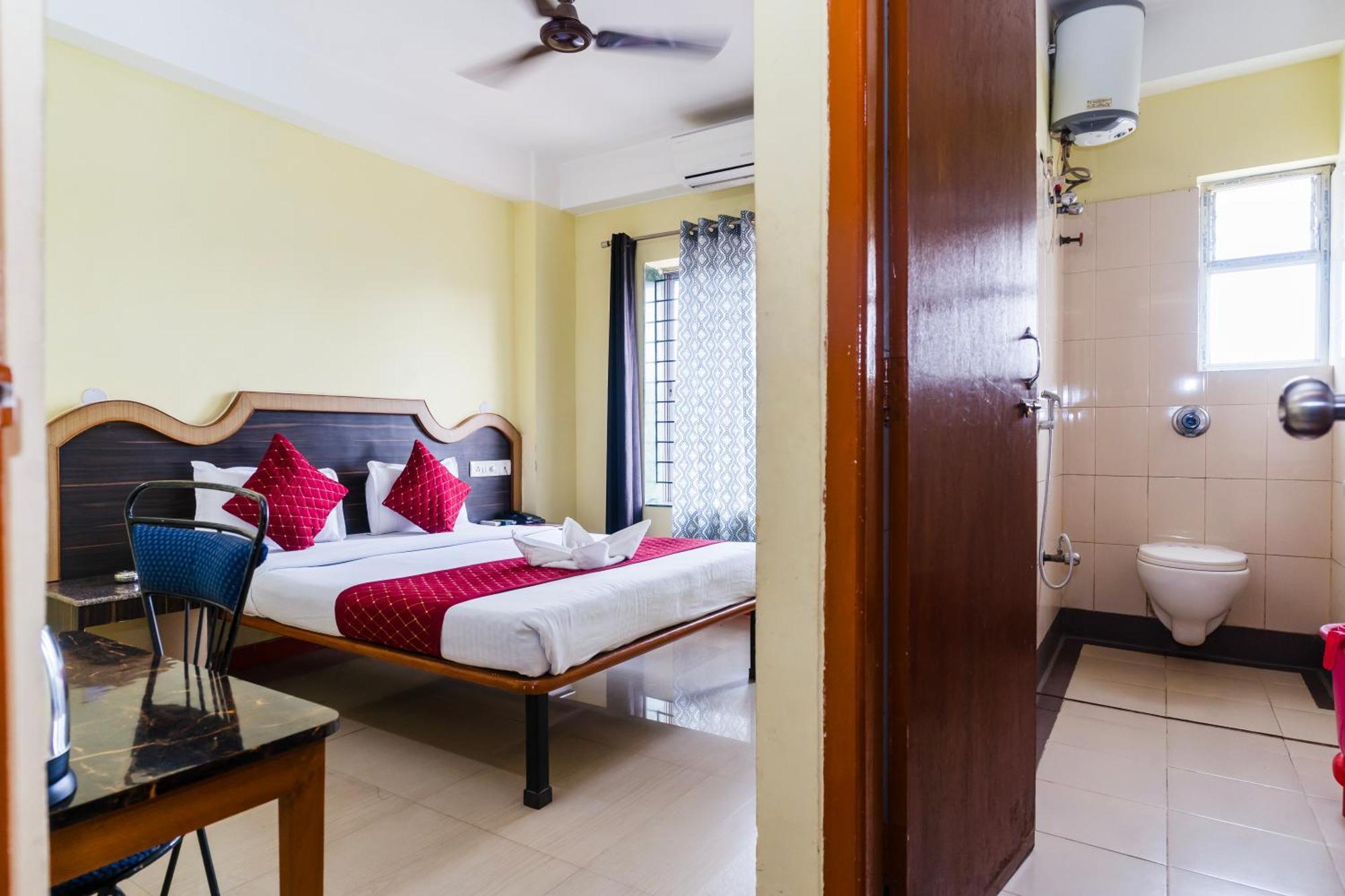 Hotel Niladrii Galaxy Siliguri Bagian luar foto
