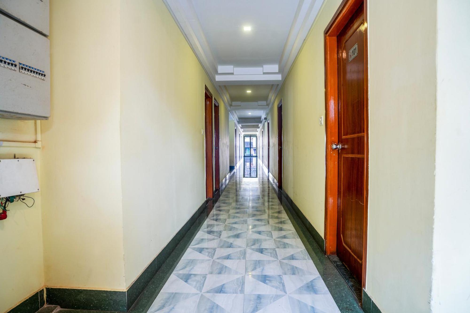 Hotel Niladrii Galaxy Siliguri Bagian luar foto