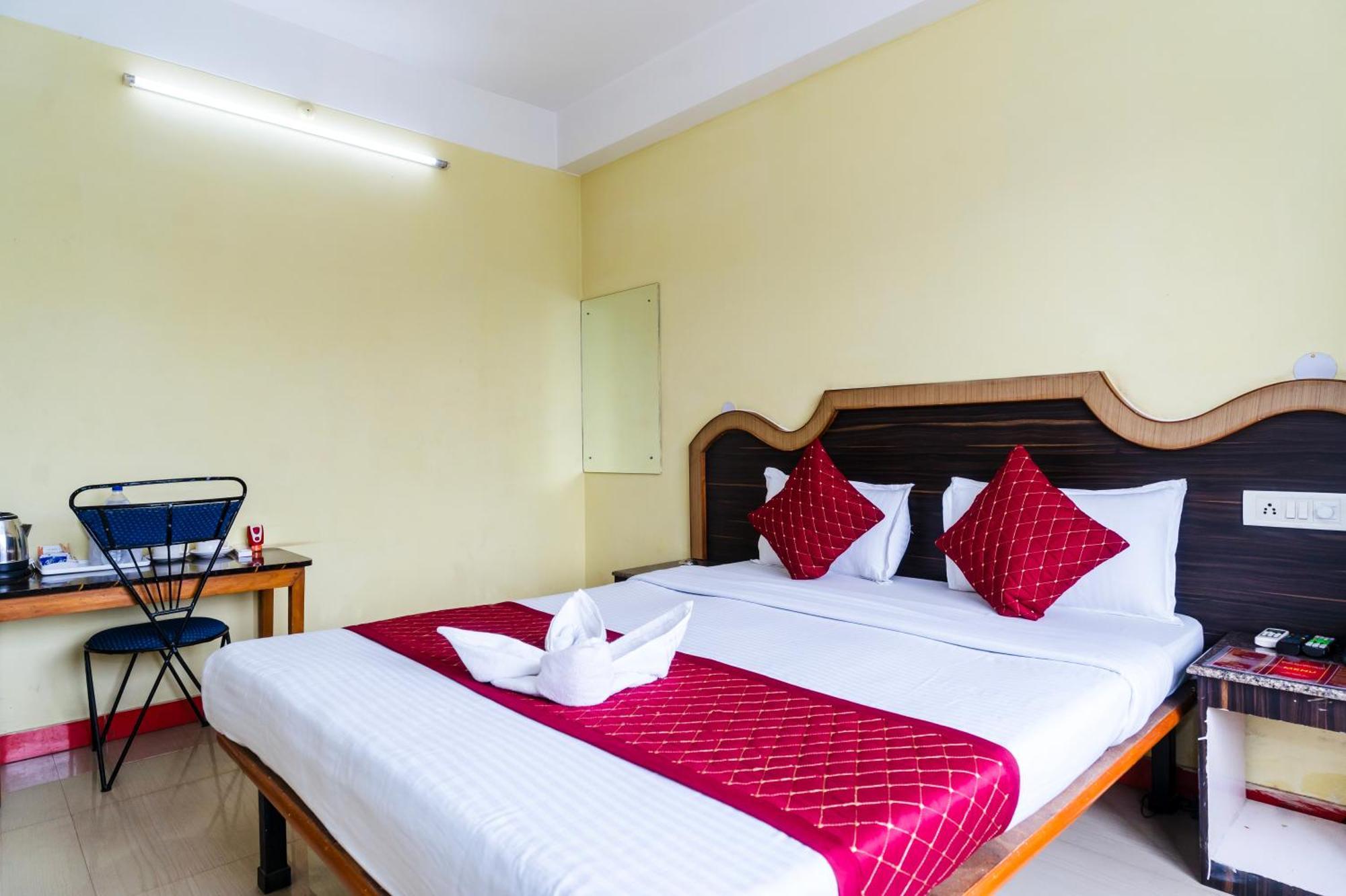 Hotel Niladrii Galaxy Siliguri Bagian luar foto