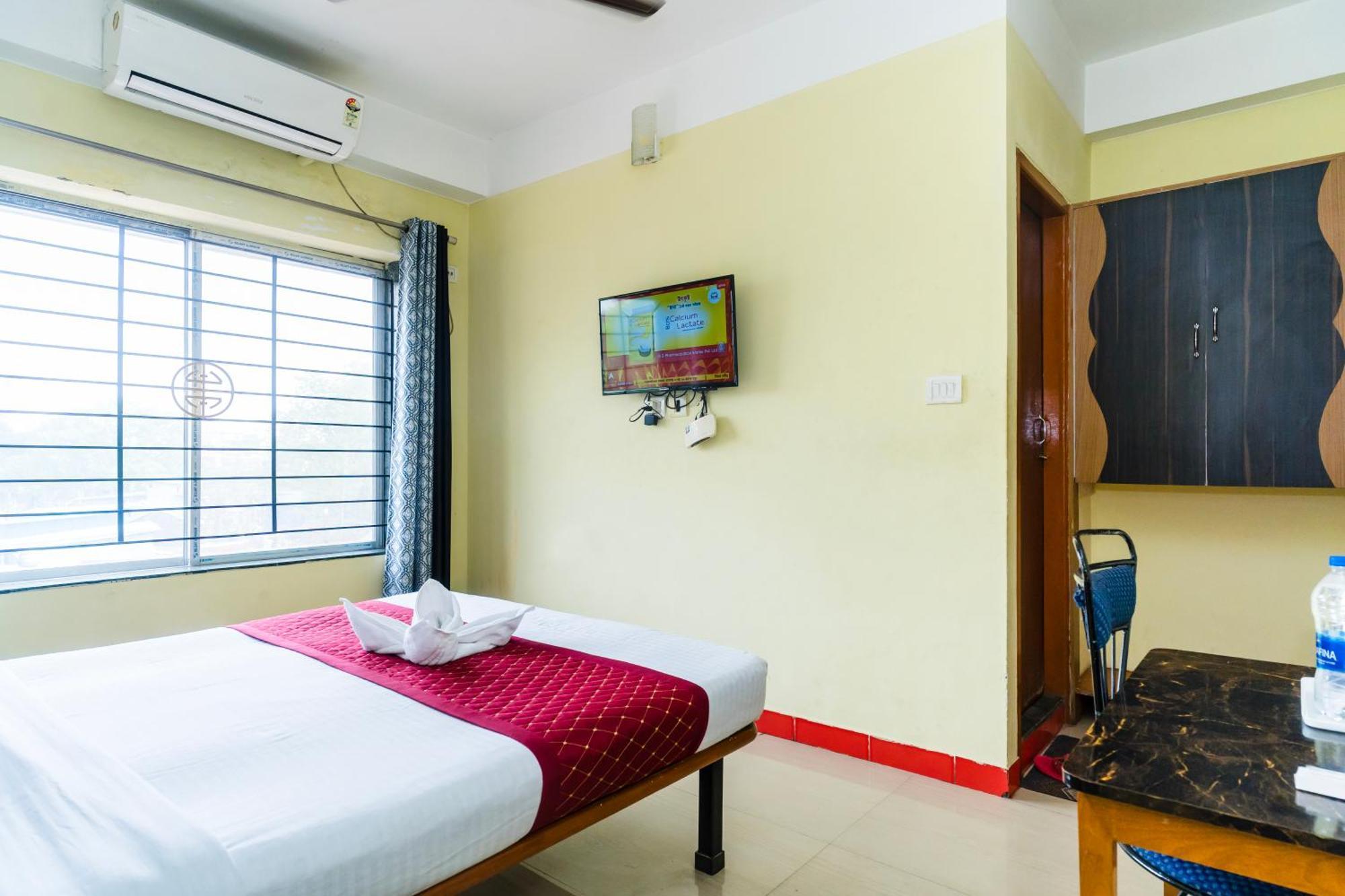 Hotel Niladrii Galaxy Siliguri Bagian luar foto