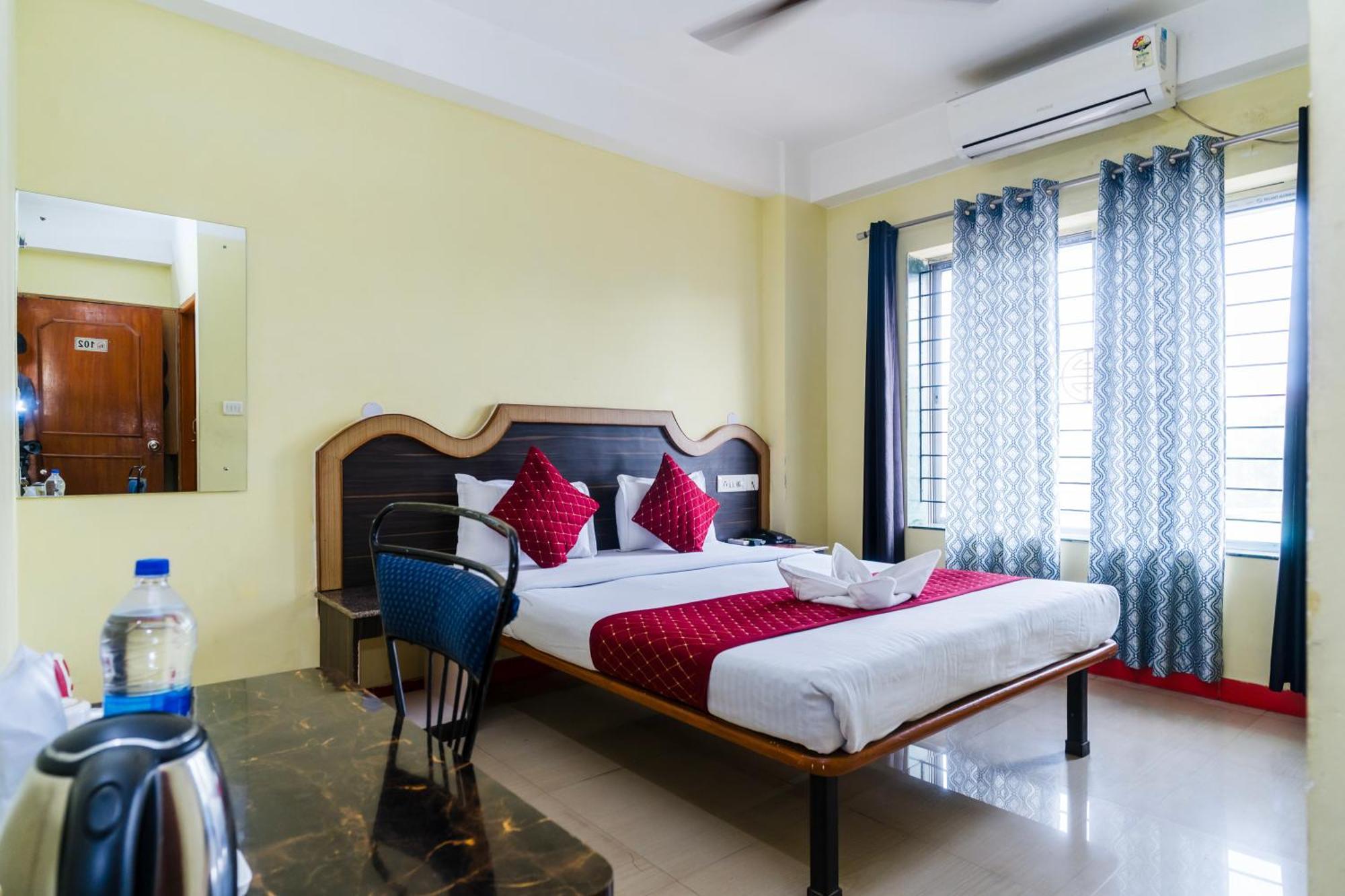Hotel Niladrii Galaxy Siliguri Bagian luar foto