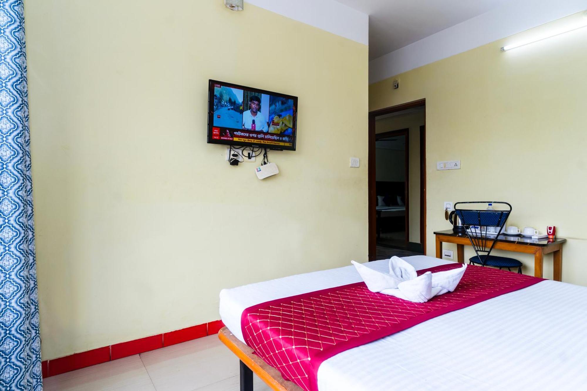 Hotel Niladrii Galaxy Siliguri Bagian luar foto