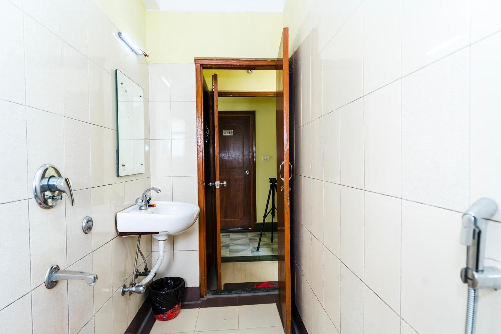 Hotel Niladrii Galaxy Siliguri Bagian luar foto